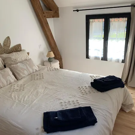 Le Refuge De Cesar 펜션 Pouzac